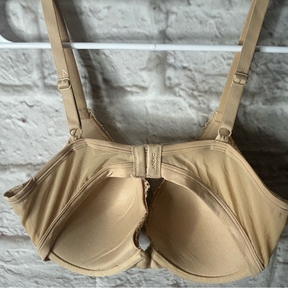 DKNY Push Up Underwire Bra Size 34D - Picture 3 of 3